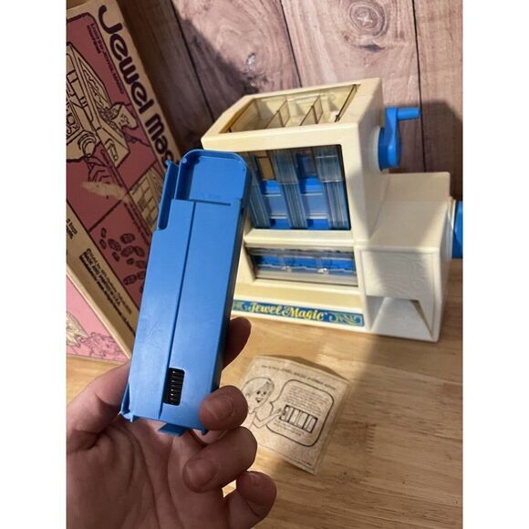 Mattel Vintage 1974 JEWEL MAGIC Beading Toy w Box - Picture 8 of 9